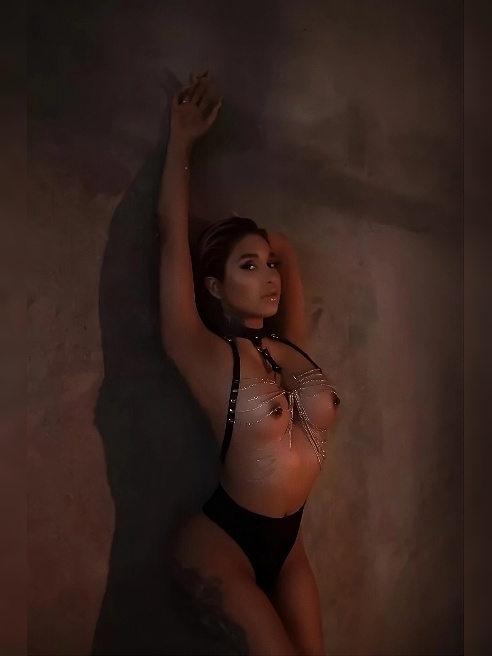 Pornstar ROXY LIPS
Разожгу огонь необузданного желания и дикой страсти ❤️🔥 Pornstar ROXY LIPS
Разожгу огонь необузданного желания и дикой страсти ❤️🔥