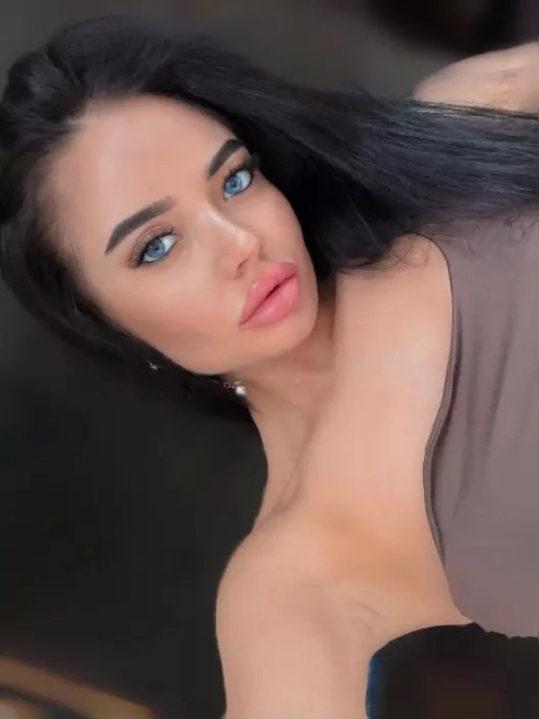 Что выберешь-нежность и ласка или чуть погрубее? Или совместим?😈 У меня мокрая киска💦СМОТРИ МОЕ ВИДЕО💋
Мой тг @wetkittyyy