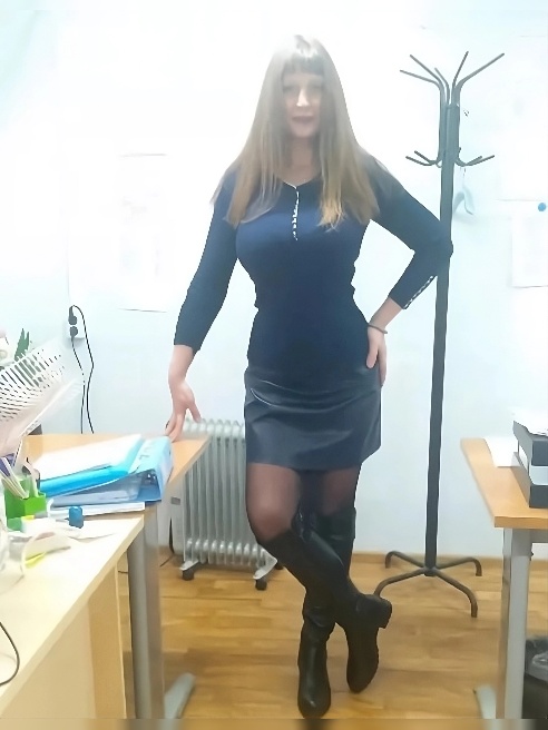 Порноактриса в прошлом  люблю
 "Классику"ещё и БДСМ Госпожа, есть игрушки. Со мной можно быть СОБОЙ.