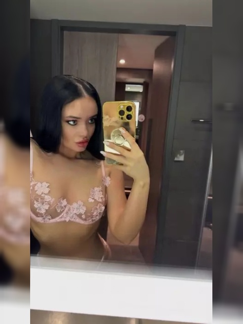 Теку всегда.. попробуешь войти в мою узенькую киску?😈 СМОТРИ МОЁ ВИДЕО 💋 Мой тг @wetkittyyy