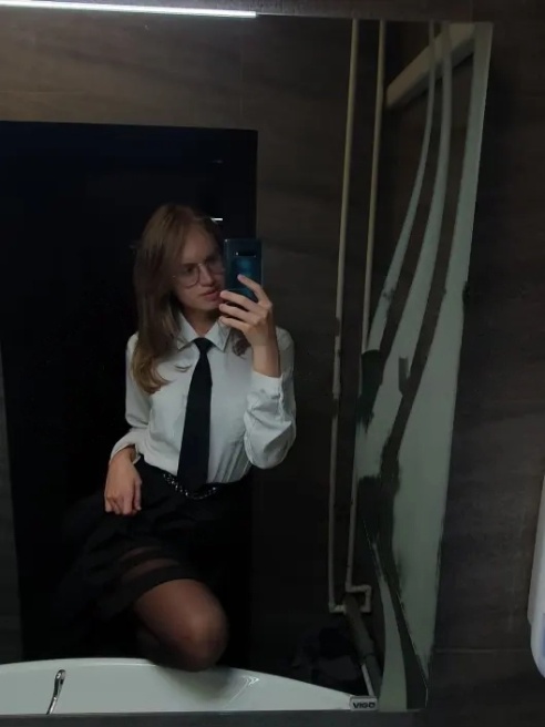 Я написала этот текст, чтобы ты мог получше узнать меня перед встречей, поэтому прочитай, пожалуйста 🥺 👉👈