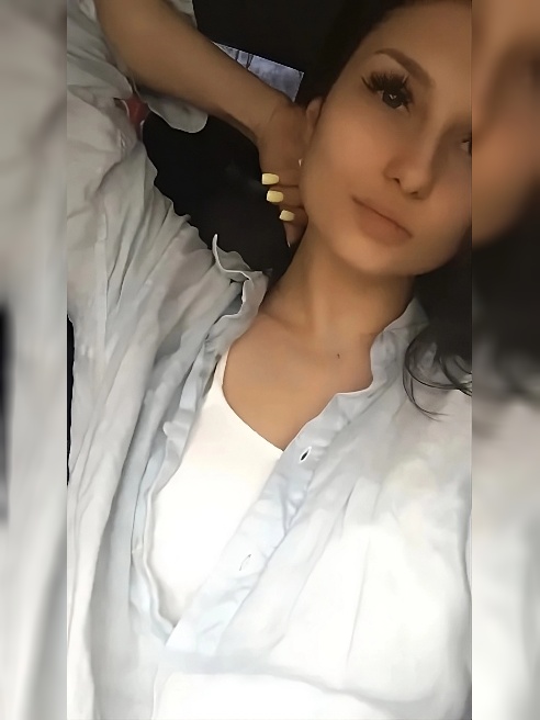 Здравствуйте 
Я частная массажистка 
Принимаю на дому ,одна ,в удобном районе ,парковка