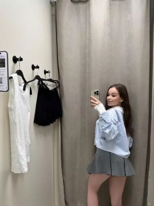 Обаятельная и привлекательная миниатюрная брюнетка🥰 МБР включён🔥‼️Дорогие мужчины, если мы с вами уже знакомы или раннее общались, прошу ...