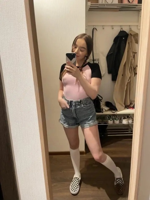 Обаятельная и привлекательная миниатюрная брюнетка🥰 МБР включён🔥‼️Дорогие мужчины, если мы с вами уже знакомы или раннее общались, прошу ...