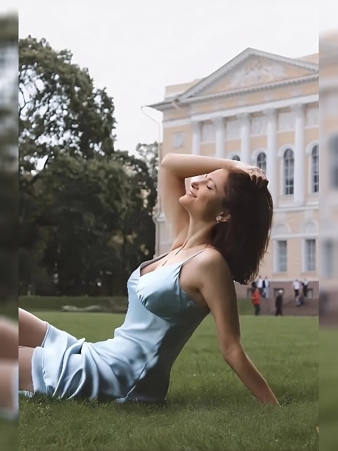 Я веселая, душевная, сексапильная девушка)