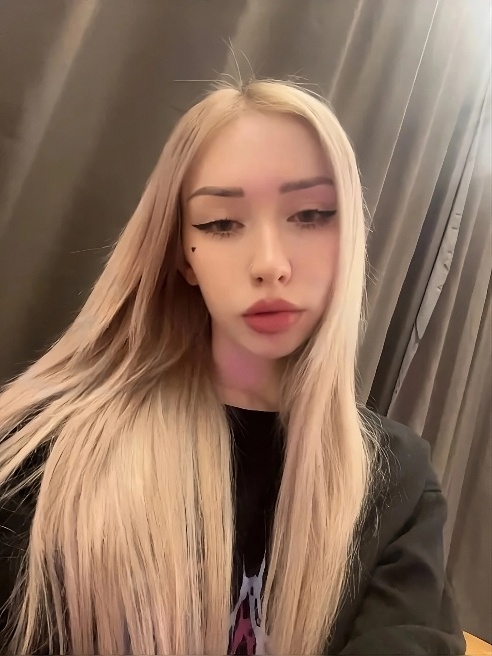 Маленькая юная лоля💘
18-летняя миниатюрная малышка с тонкими линиями тела и милой внешностью. Жду🩷 Маленькая юная лоля💘
18-летняя миниатюрная малышка с тонкими линиями тела и милой внешностью. Жду🩷