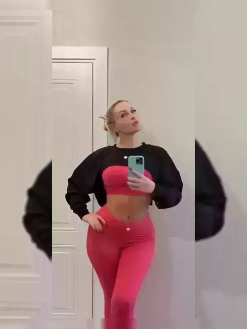 У меня легендарная попка и женственные, эксклюзивные формы!🔥💦😋