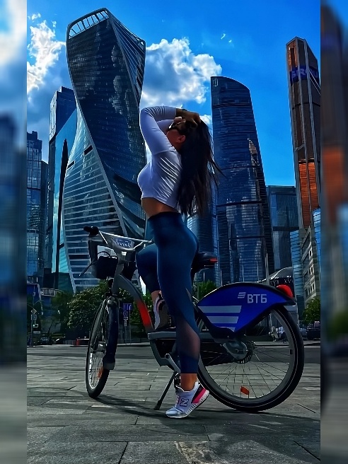 Лето! Пришло время для любви в авто 💞 Давай сделаем это на заднем сидении моей машины. Прочитай меня и напиши для встречи 💋