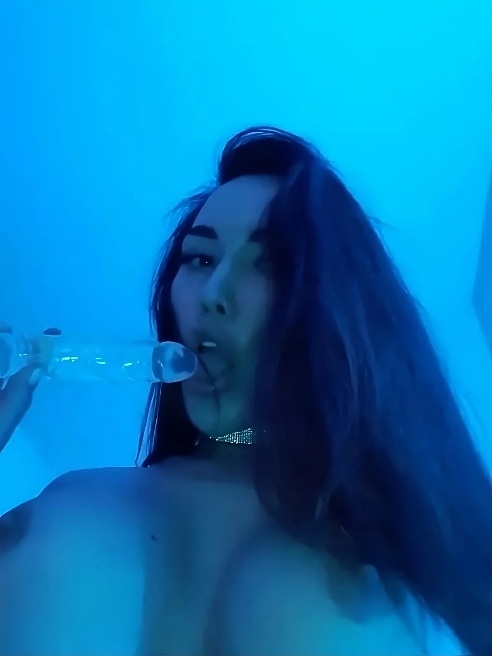 Загадочная брюнетка с изысканными формами🔥