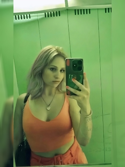 Новенькая в сфере , успей быть первым в моих нежных ручках❤️🤤