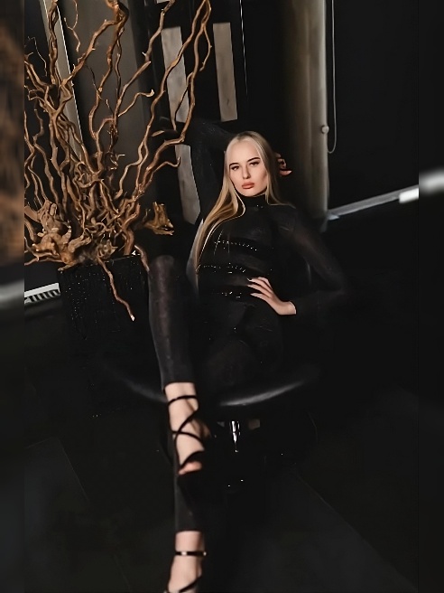 Доминатрикс Алана. Чувственный садист.
⛓ тг канал https://t.me/fetishcartel
