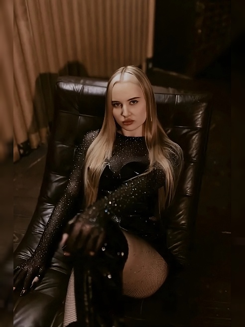 Доминатрикс Алана. Чувственный садист.
⛓ тг канал https://t.me/fetishcartel