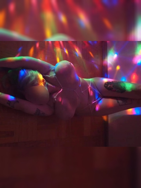 Привет я Ариша!
Я тут новенькая✨
Связаться со мной можно в тг @loveacid666
Пишите, отвечаю на сообщения 💕 Привет я Ариша!
Я тут новенькая✨
Связаться со мной можно в тг @loveacid666
Пишите, отвечаю на сообщения 💕