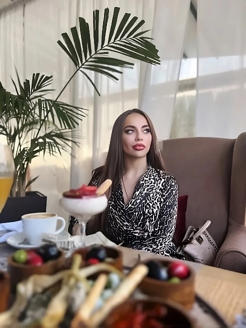 Красивая, любвеобильная девушка. Обожаю, когда мужчине хорошо. Со мной ты получишь то удовлетворение, о котором так мечтаешь))