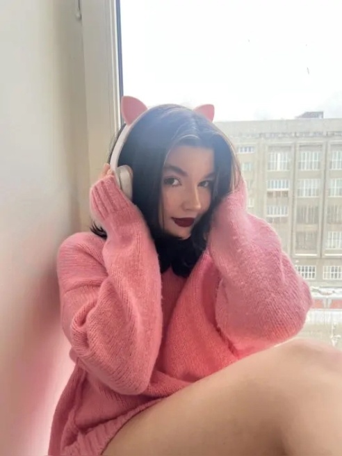 Глубокий горловой 22см 💕
Много костюмов: кошечка, монашка, невеста 💫