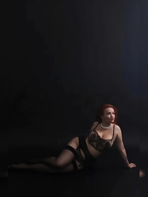 Горячая рыжая с аппетитными формами💋 Горячая рыжая с аппетитными формами💋