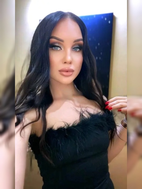 Воплощу в жизнь все твои фантазии.