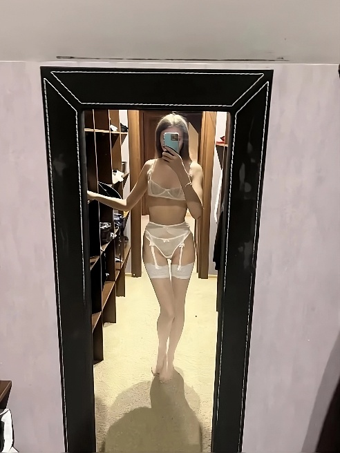 В теме недавно! Реальный GFE! Молодая, красивая, длинные худые ножки🌸 ИНДИ!