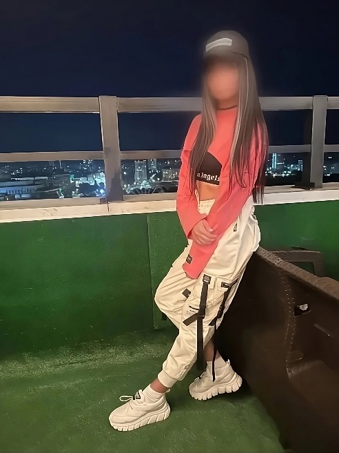 Фотомодель , также просто красивая, обаятельная и образованная  девушка💃
В первую очередь , встреча с Вами для меня отдых)
