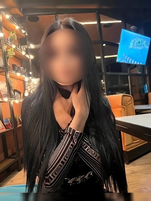 Фотомодель , также просто красивая, обаятельная и образованная  девушка💃
В первую очередь , встреча с Вами для меня отдых)