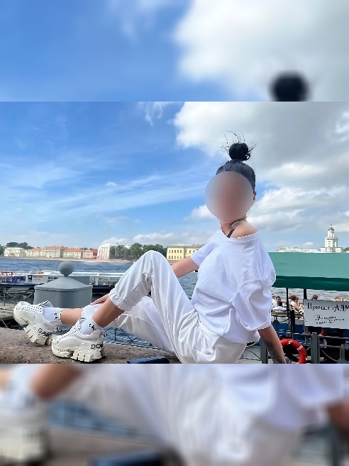 Фотомодель , также просто красивая, обаятельная и образованная  девушка💃
В первую очередь , встреча с Вами для меня отдых)