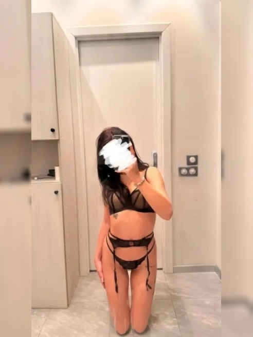 Ищу встреч с щедрым, умным и добрым мужчиной🥰