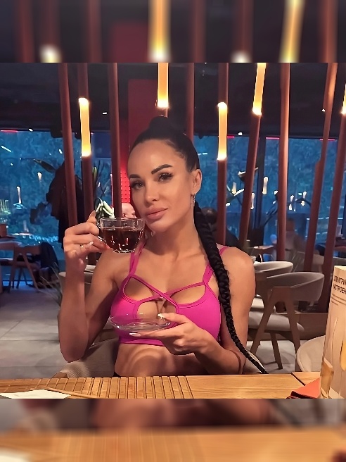 ⭐️Обложка  журнала PLAYBOY 
⭐️Фитнес модель/ проф спортсменка 
⭐️Топ 100 самых сексуальных девушек России журнала Maxim
⭐️90/60/90
