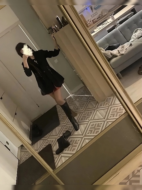 Успей попасть ко мне в гости 😈
Люблю секс во всех проявлениях 👄
И делаю шикарнейший минет Успей попасть ко мне в гости 😈
Люблю секс во всех проявлениях 👄
И делаю шикарнейший минет