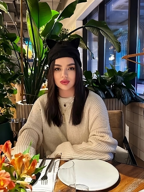 Милая брюнетка с 4 размером груди 😍
После встречи еще долго будешь ее вспоминать💗