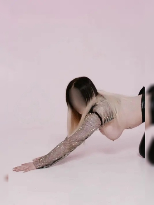 Шикарная, сексуальная, миниатюрная девочка 💋