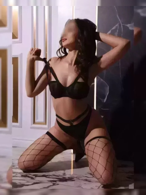 Самая настоящая ласковая и добрая обольстительница сердец 😈
Оказавшись со мной ты забудешь о рутине и проблемах 😍