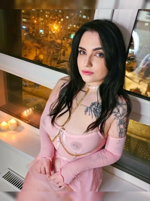 Привет, я Лена и так уж вышло, что я нимфоманка))