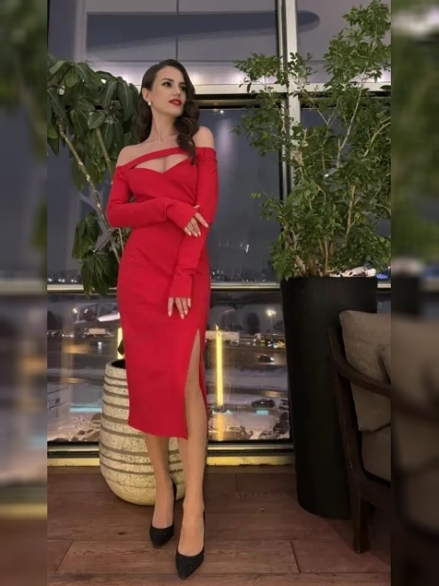 Очаровательная и сексуальная брюнетка🍒 Очаровательная и сексуальная брюнетка🍒