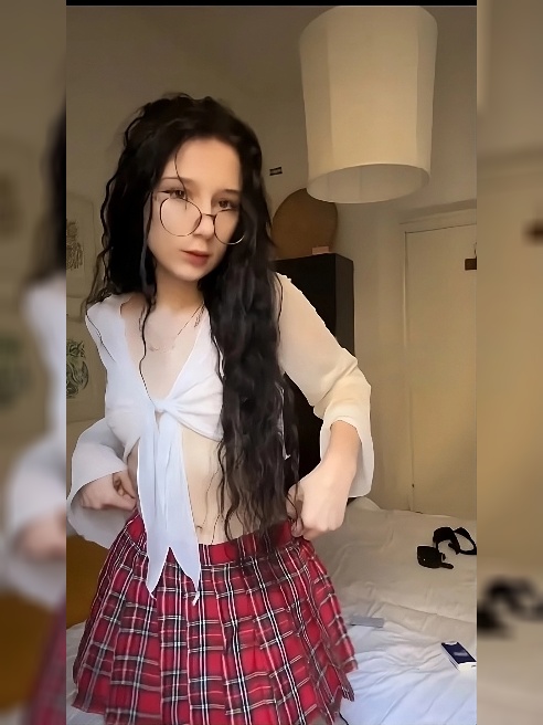 18 лет! Самая настоящая молодая нимфоманочка 🔥