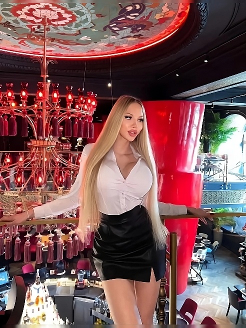 Фаворитка твоего❤ Вне конкуренции😉 СМОТРИ СТОРИС В ТГ🔥 Высокая и стройная малышка славянской внешности👧🏼 Бриллиант💎