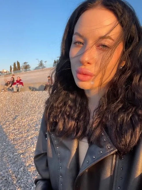 В часик входит: классика, минет, куни, поцелуи по симпатии 💋 приглашаю тебя на свидание! Мастерица глубокого минета!