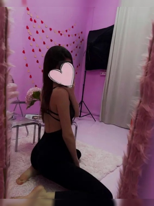 Натуральная и миниатюрная девочка в поиске очаровательного мужчины💋