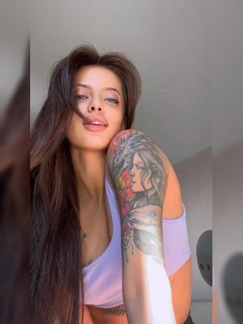 Нежная, миниатюрная брюнетка❤️.
Предпочитаю ВЫЕЗД, так же смогу принять у себя.
Ко встречам избирательна, встречаюсь редко.🩵 Нежная, миниатюрная брюнетка❤️.
Предпочитаю ВЫЕЗД, так же смогу принять у себя.
Ко встречам избирательна, встречаюсь редко.🩵