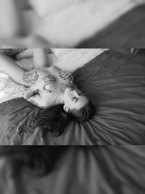 Не буду многословна , но ты меня не забудешь и захочешь вернуться еще  ! 
Маленькая, миленькая ,очарую тебя своим вниманием )