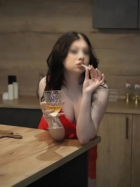 💋А губки? Смотрите внимательнее на них! Представляете как они обволакивают головку вашего красавчика, а  мой шаловливый язычок...