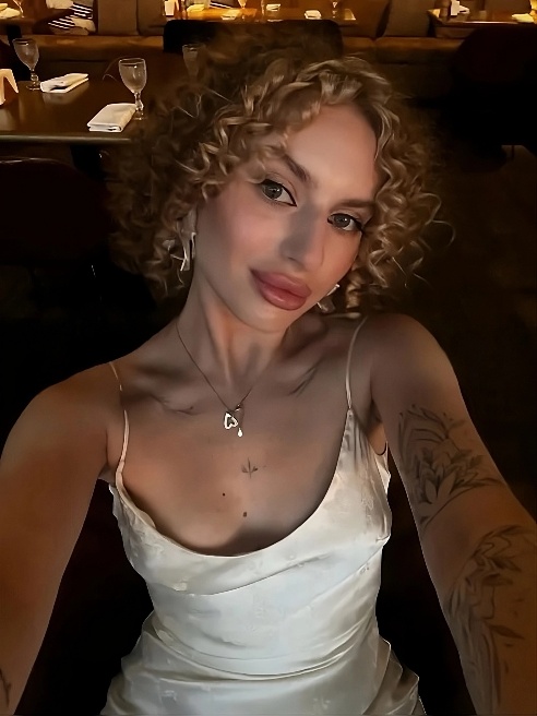 Твоя обояшка-целовашка, я тут ради взаимного удовольствия!💋💖😋