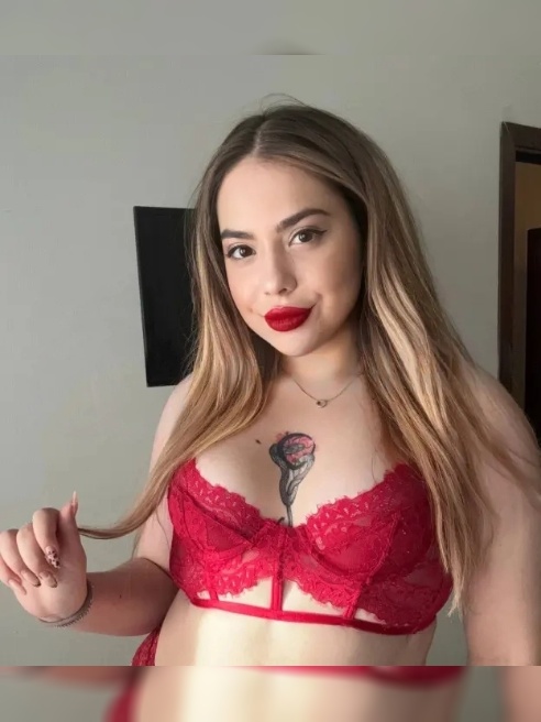 Милая девочка с шикарной попкой🍬🍑 ждёт тебя в гости💦💦💦 Что выберешь-нежность и ласка или чуть погрубее? Или совместим?😈