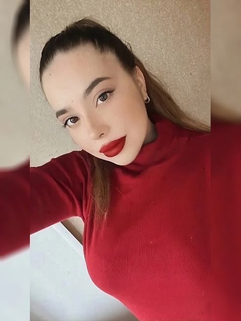 Милая девочка с шикарной попкой🍬🍑 ждёт тебя в гости💦💦💦 Что выберешь-нежность и ласка или чуть погрубее? Или совместим?😈