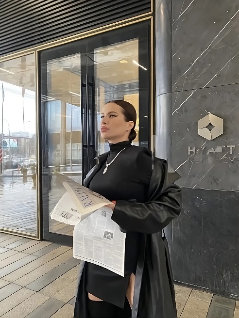 Высокая, спортивная  танцовщица 💃 
Друзья называют меня уникальной
А мужчинам оставляю долгое приятное послевкусие 😘