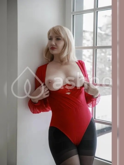 красивая попка!!!Грудь 4 го размера!!!!Как говорят мужчины-Все при мне!!!