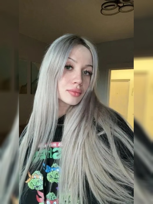 Яркая, страстная, милая, молодая и забавная малышка обожающая секс, Вас и что я делаю ✨❤️