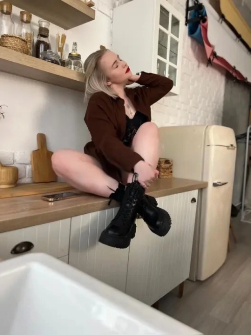 🔥Окончание на грудь входит в час 🔥Нежная и ласковая натура сочетающаяся с раскрепощением и страстью. 😘
TG: @Vladleeno4ka 🔥Окончание на грудь входит в час 🔥Нежная и ласковая натура сочетающаяся с раскрепощением и страстью. 😘
TG: @Vladleeno4ka