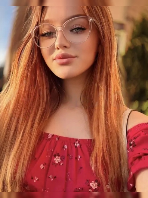 миниатюрная лисичка ди :)