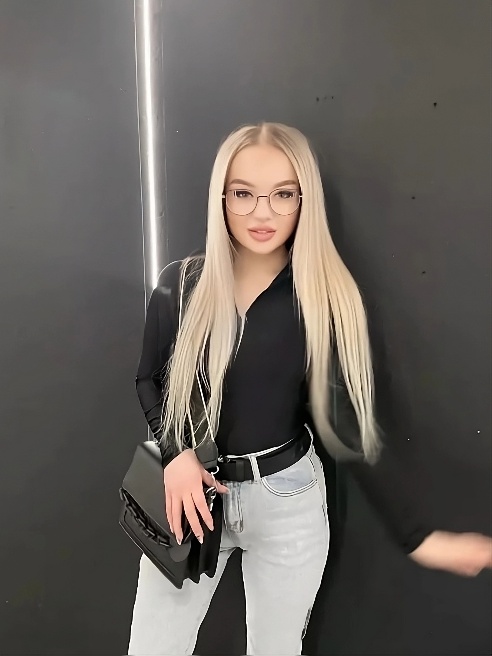 Всем приветик ,Я Лиза ❤️
Очень люблю мужчин и секс ❤️всегда рада новым знакомствам 💖😊 Всем приветик ,Я Лиза ❤️
Очень люблю мужчин и секс ❤️всегда рада новым знакомствам 💖😊