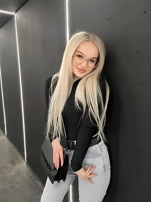 Всем приветик ,Я Лиза ❤️
Очень люблю мужчин и секс ❤️всегда рада новым знакомствам 💖😊 Всем приветик ,Я Лиза ❤️
Очень люблю мужчин и секс ❤️всегда рада новым знакомствам 💖😊